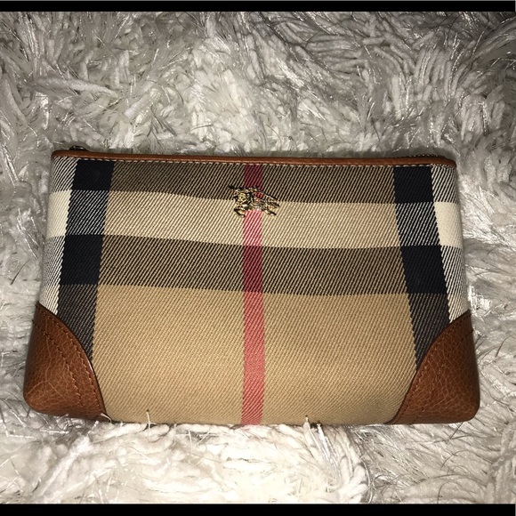 Burberry Handbags - Burberry cosmetics bag